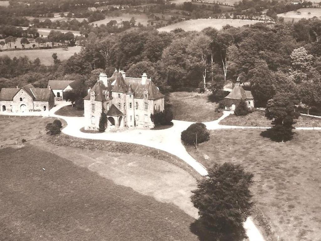 Chateau De Montbrault Fleurigné Esterno foto