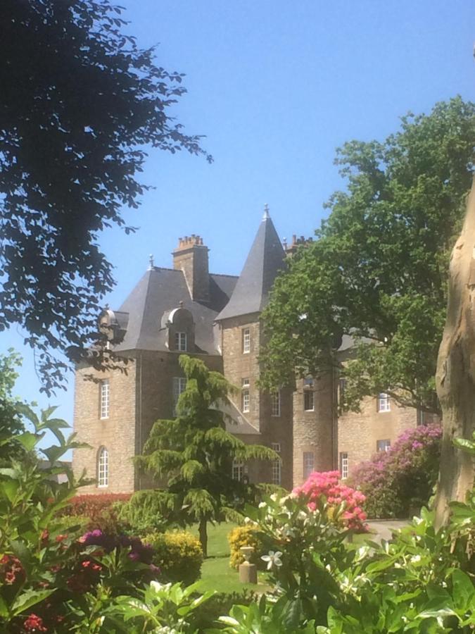 Chateau De Montbrault Fleurigné Esterno foto