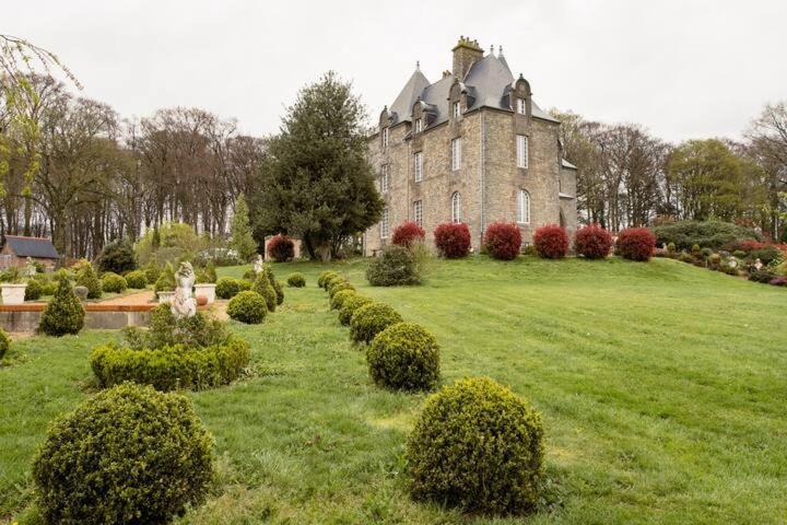 Chateau De Montbrault Fleurigné Esterno foto